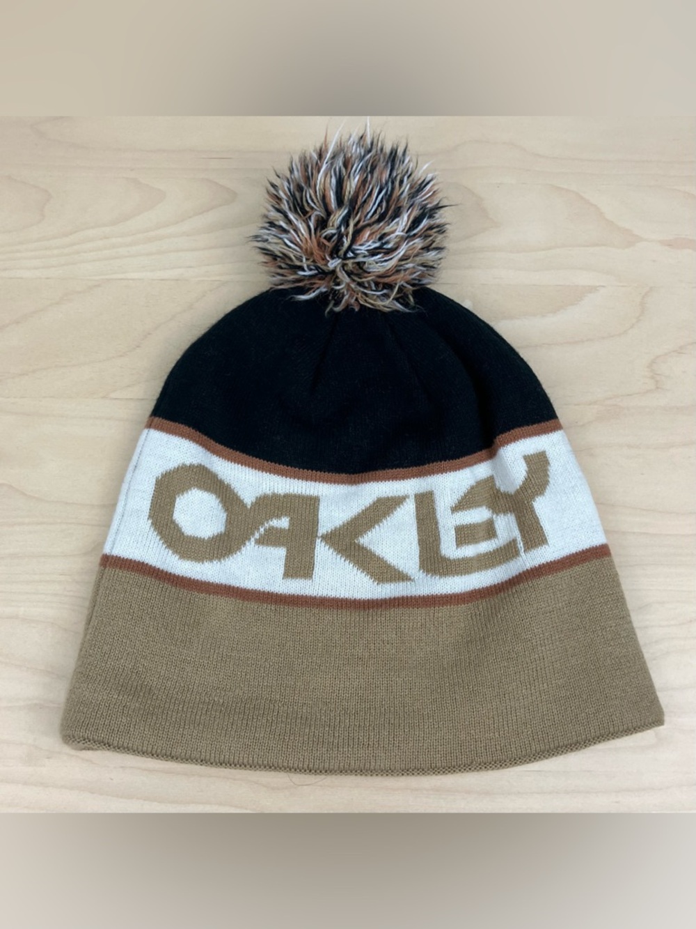 Oakley Winter Ski Pom Beanie Hat Spellout Logo Black White & Tan